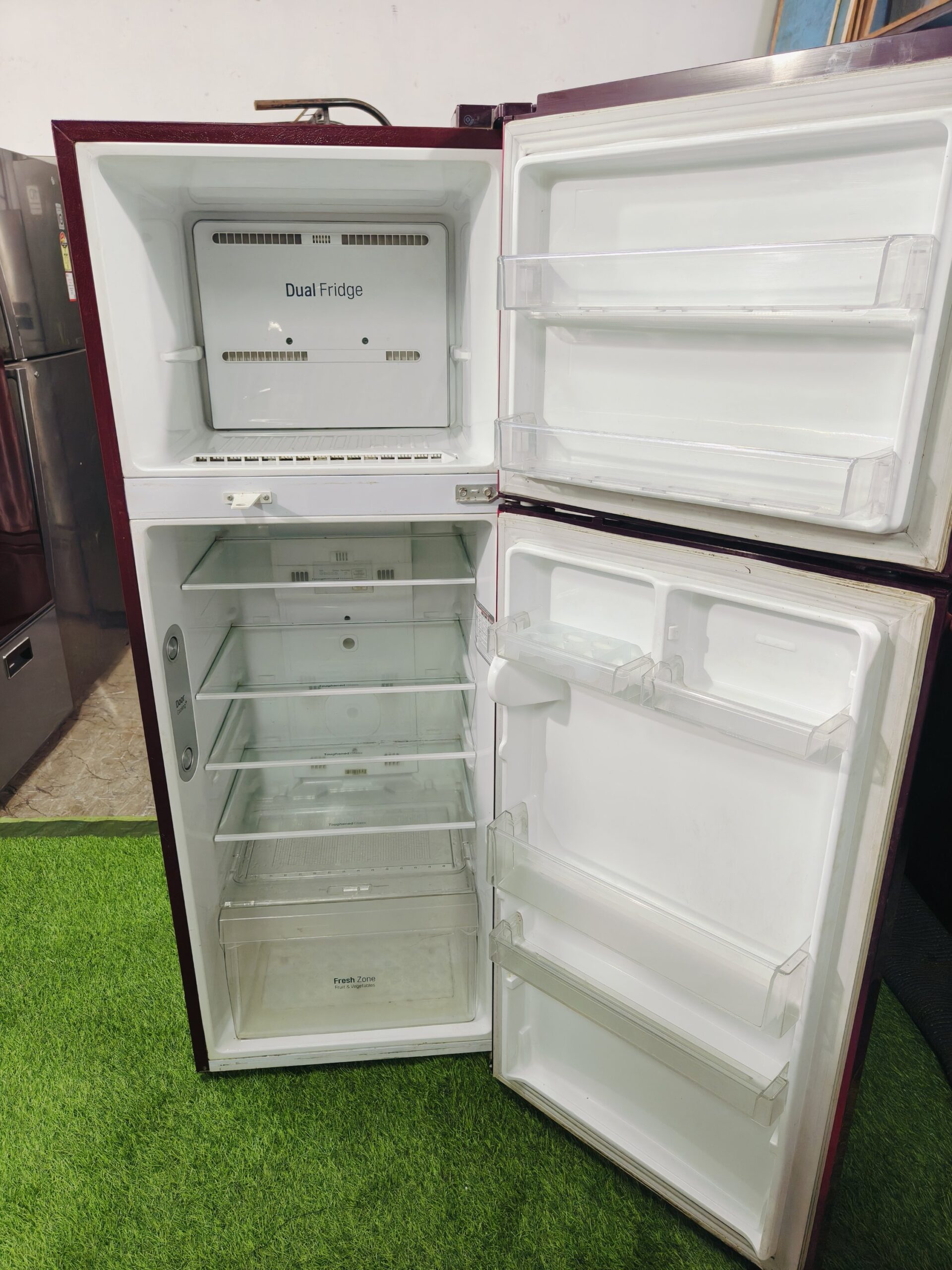 LG 4 star energy rating linear inverter with pink flower model 260 ltr gently used double door refrigerator - Image 3