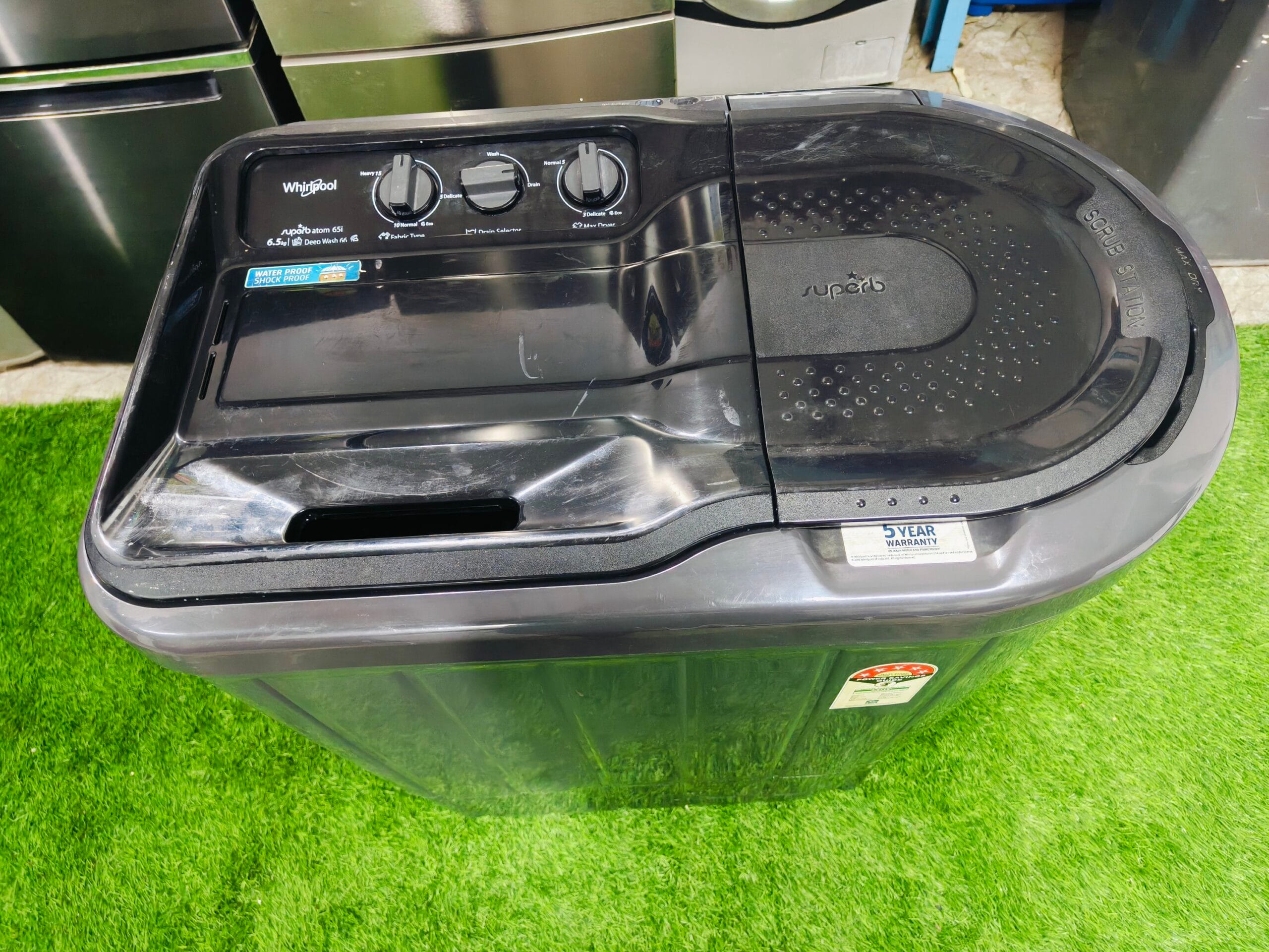 Whirlpool superb atom 65i black in colour 6.5 kg gently used semi-automatic washing machine - Image 2