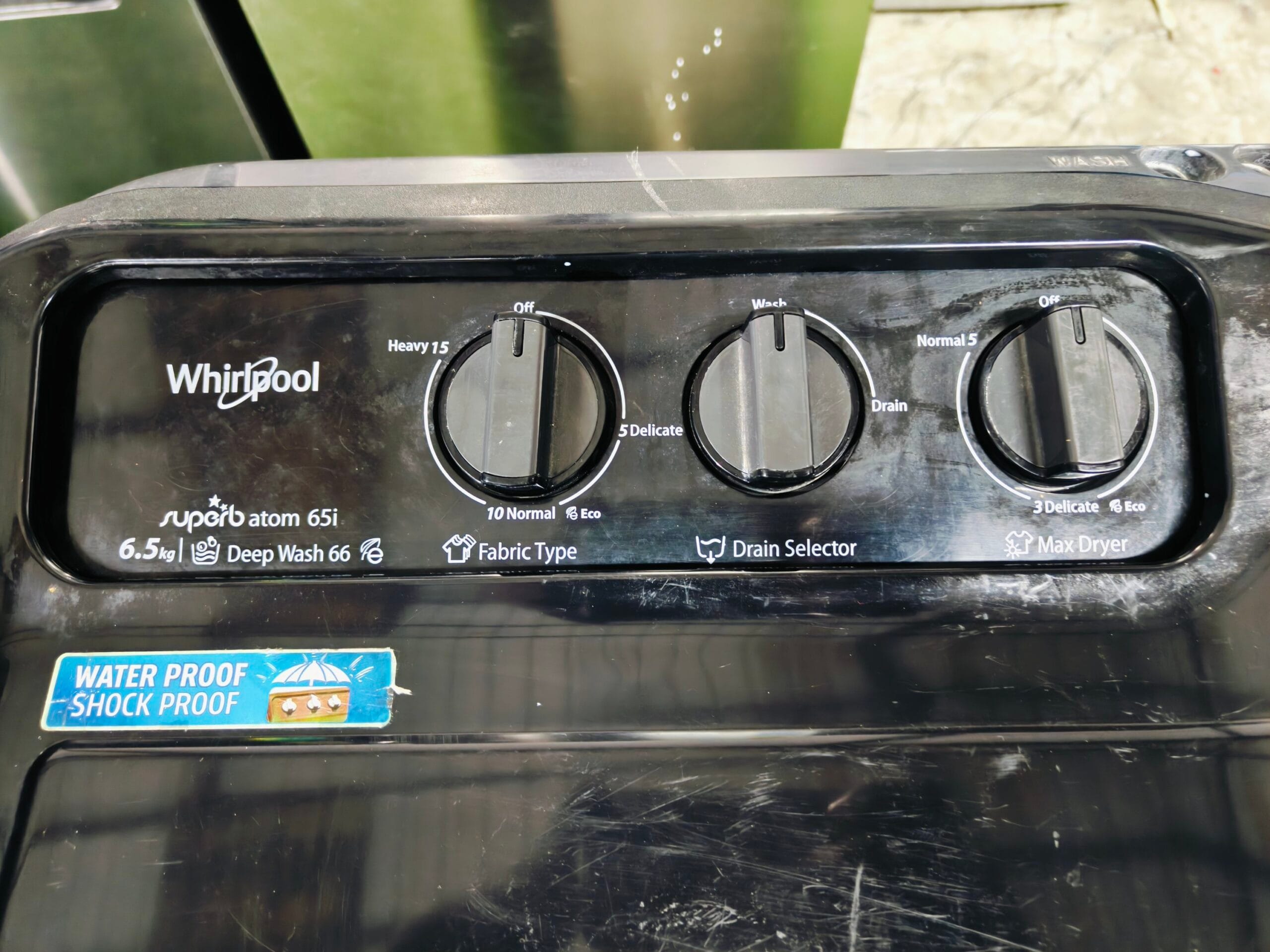 Whirlpool superb atom 65i black in colour 6.5 kg gently used semi-automatic washing machine - Image 3