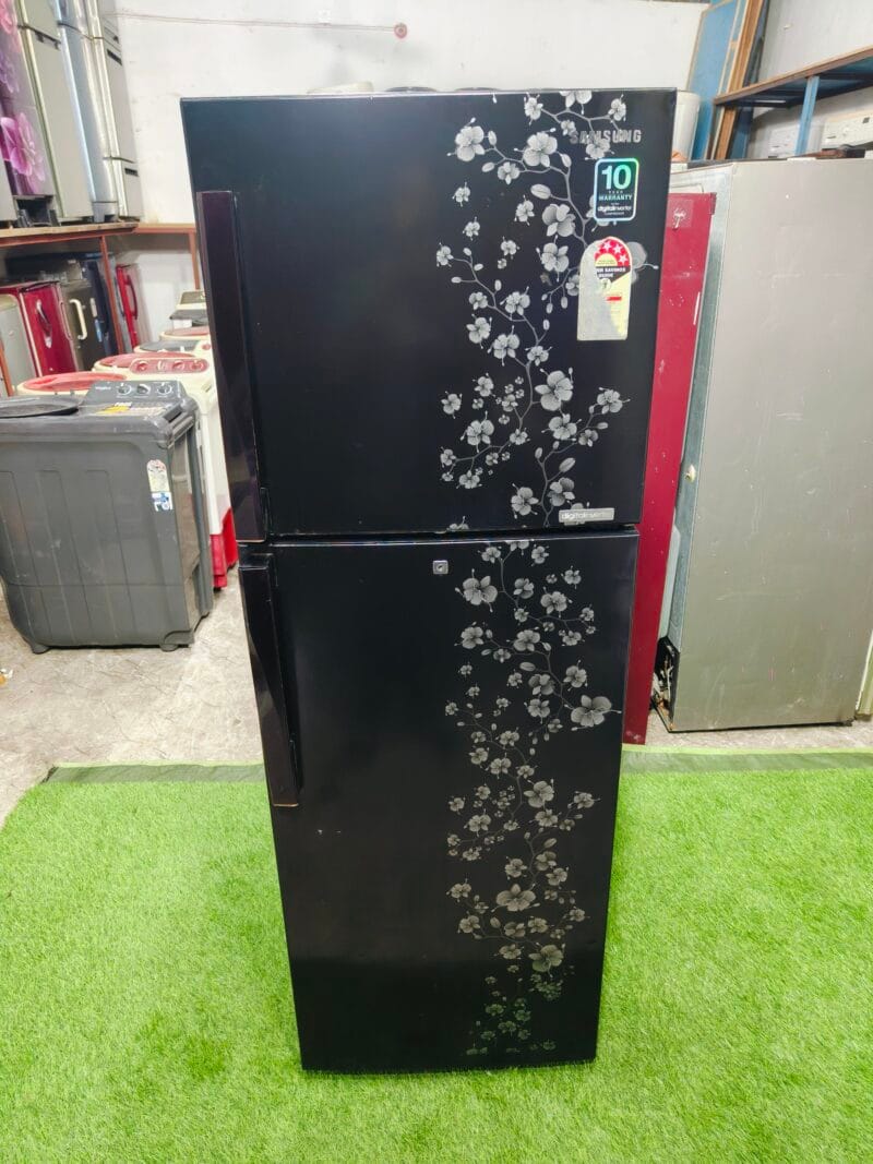 Samsung digital inverter 5 star energy rating 280 ltr black flower model double door refrigerator