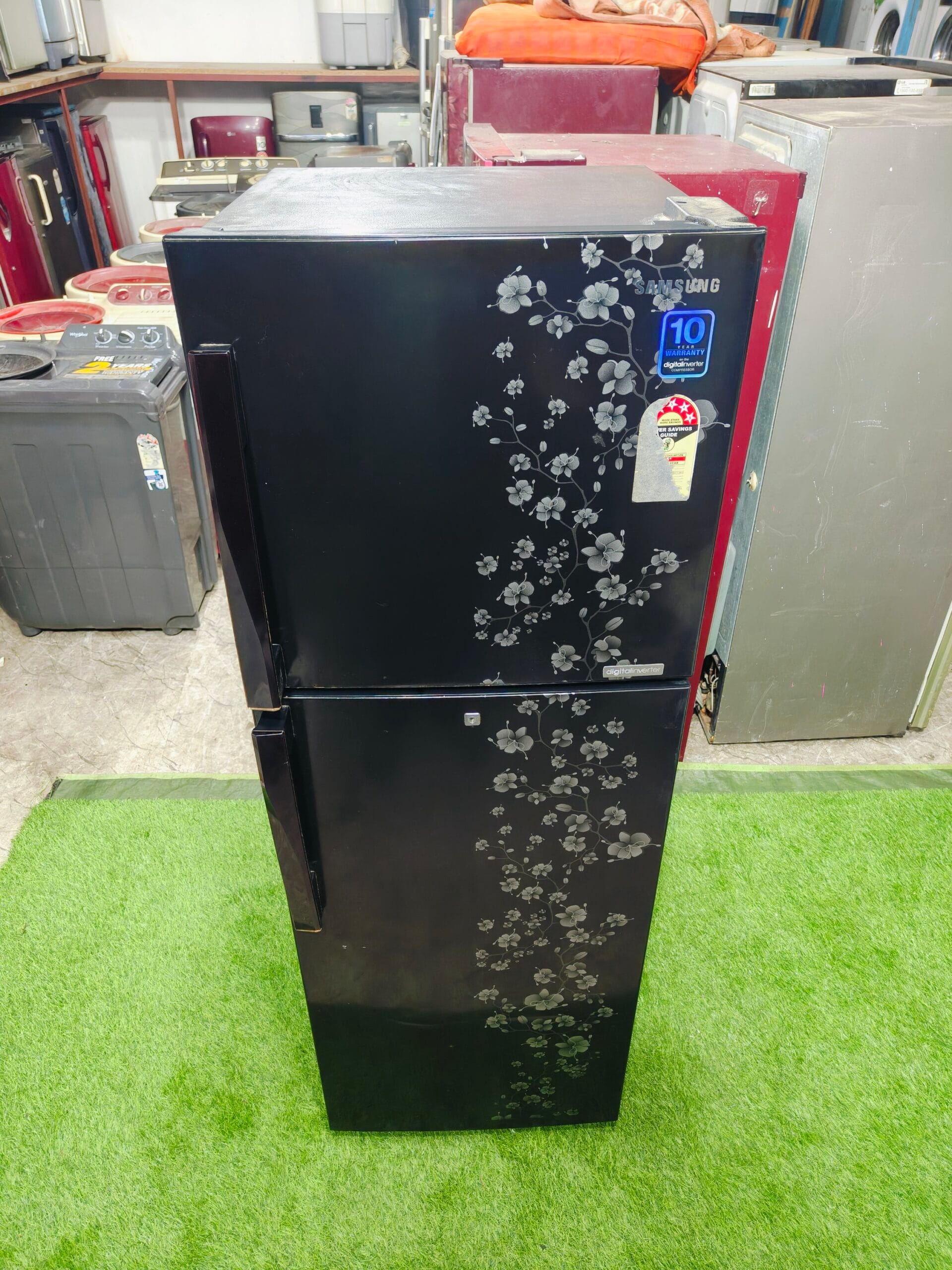 Samsung digital inverter 5 star energy rating 280 ltr black flower model double door refrigerator - Image 2