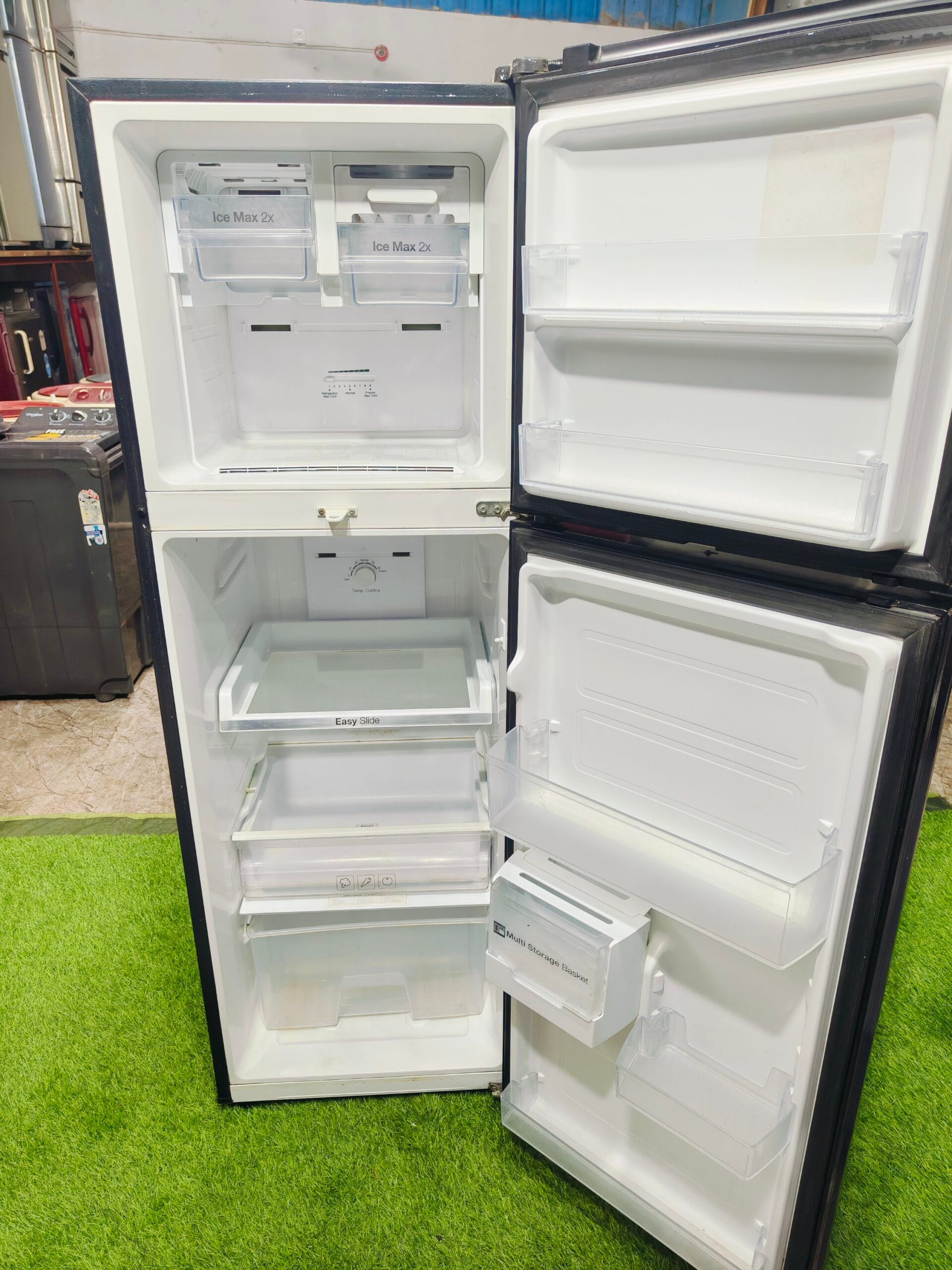 Samsung digital inverter 5 star energy rating 280 ltr black flower model double door refrigerator - Image 3