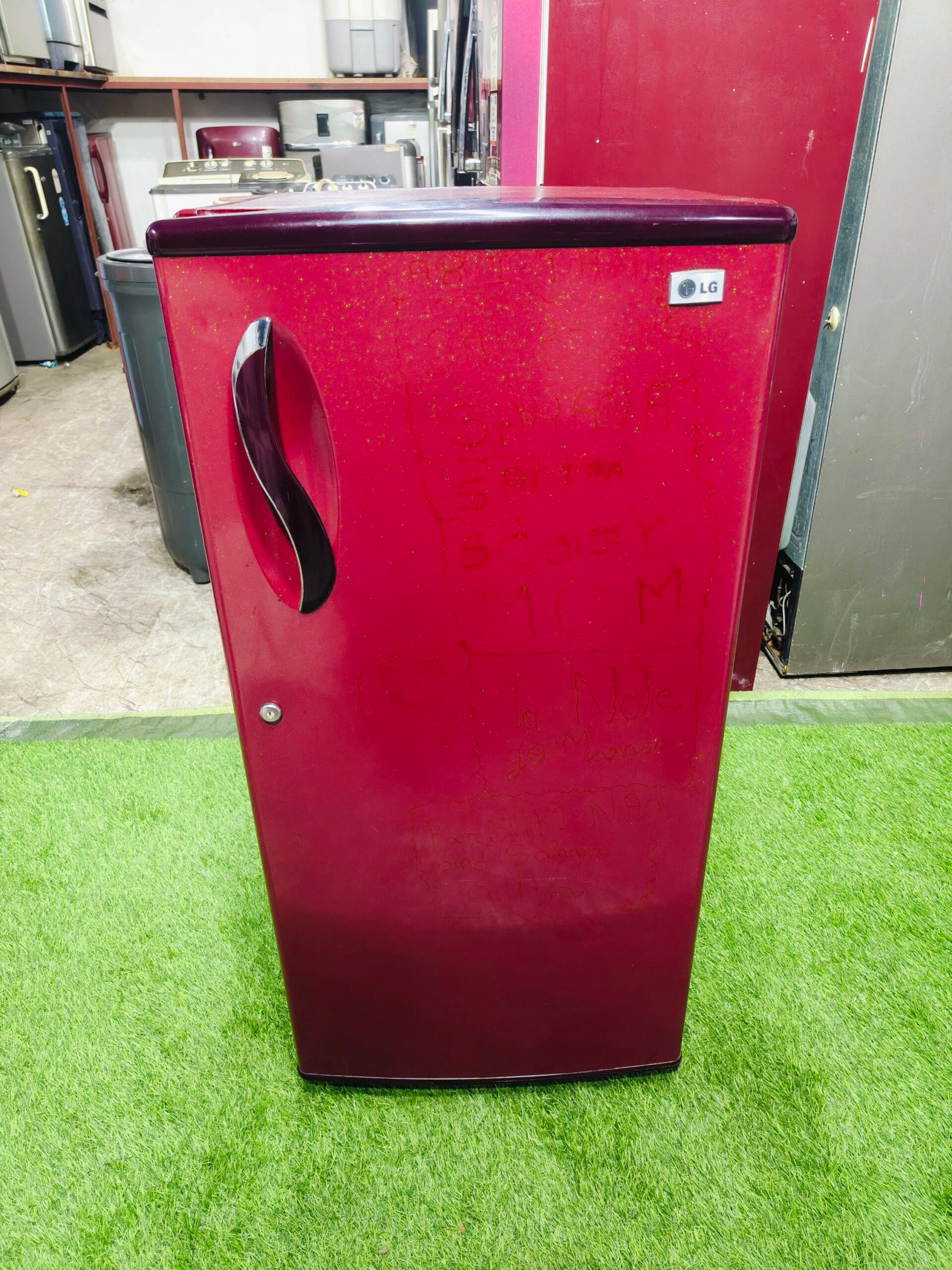 LG maroon in colour 190 ltr used single door refrigerator