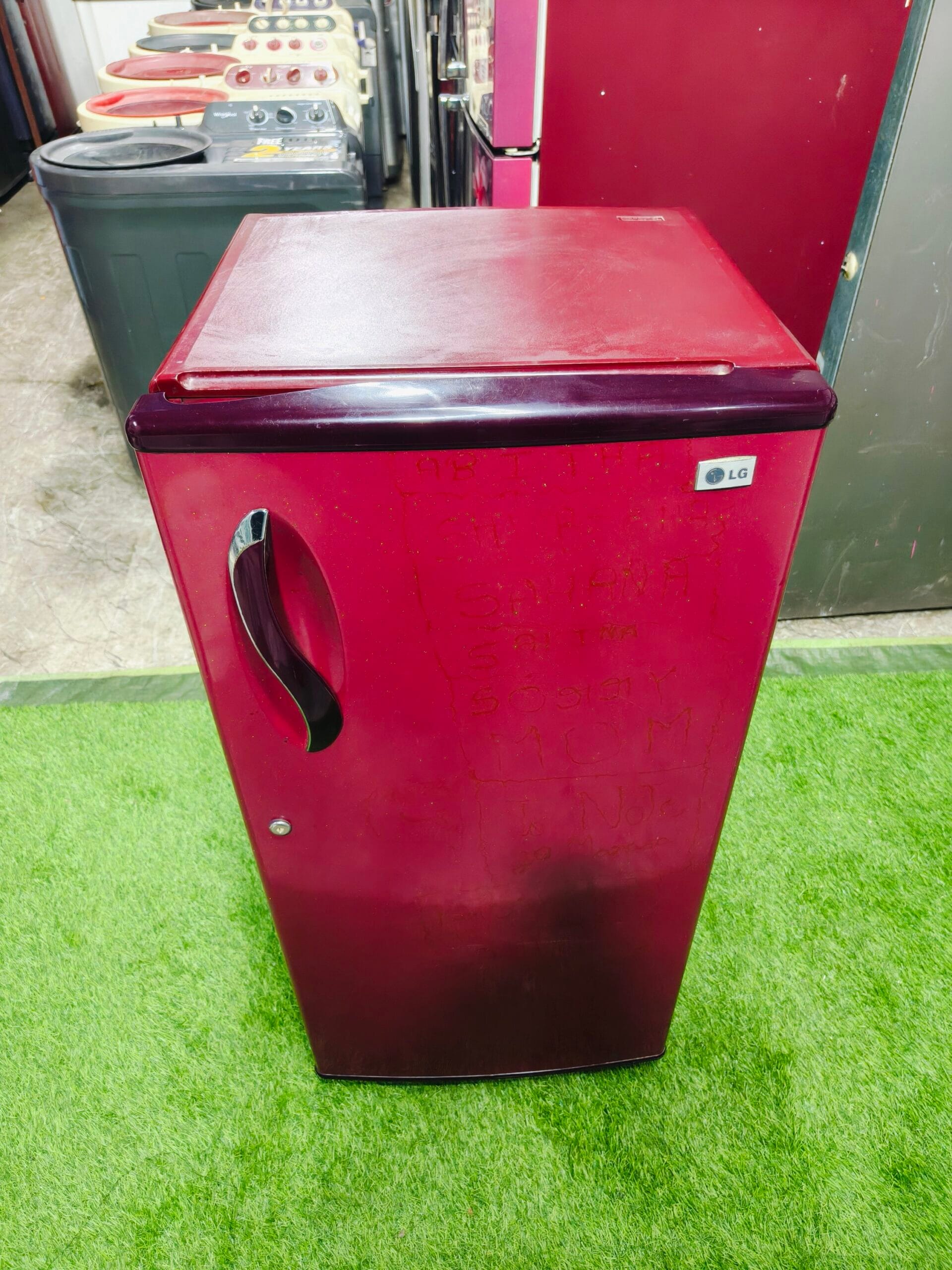 LG maroon in colour 190 ltr used single door refrigerator - Image 2