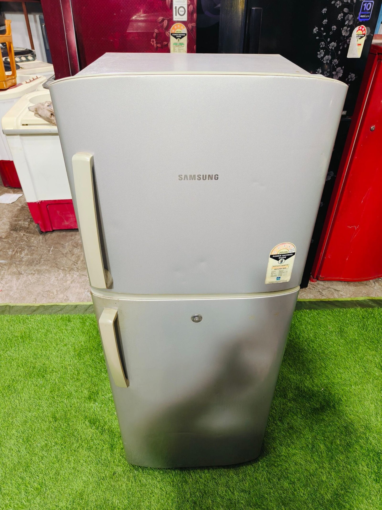 Samsung 4 star energy rating grey in colour 240 ltr double door used refrigerator - Image 2