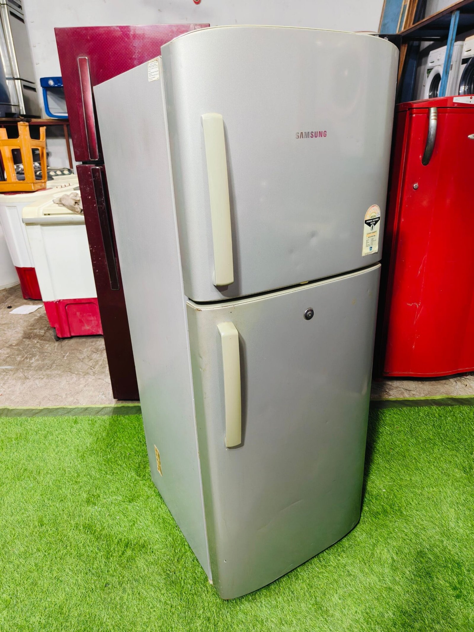 Samsung 4 star energy rating grey in colour 240 ltr double door used refrigerator - Image 5