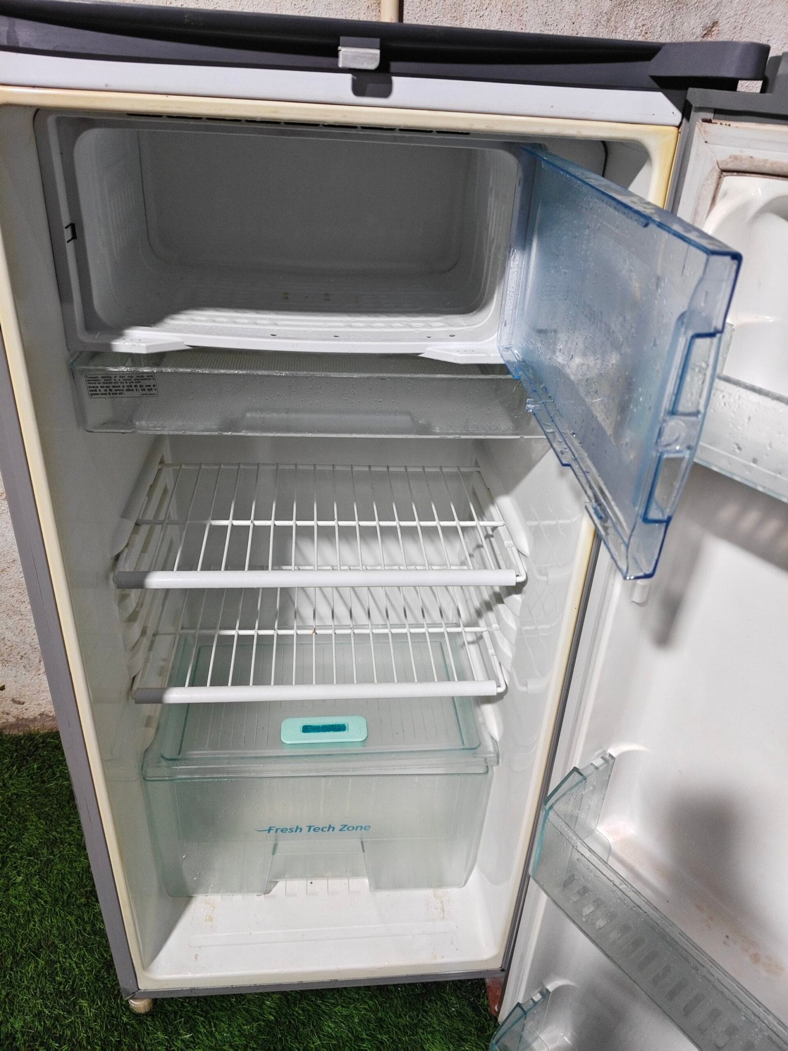 Samsung Single Door Refrigerator – Silver Finish - Image 4