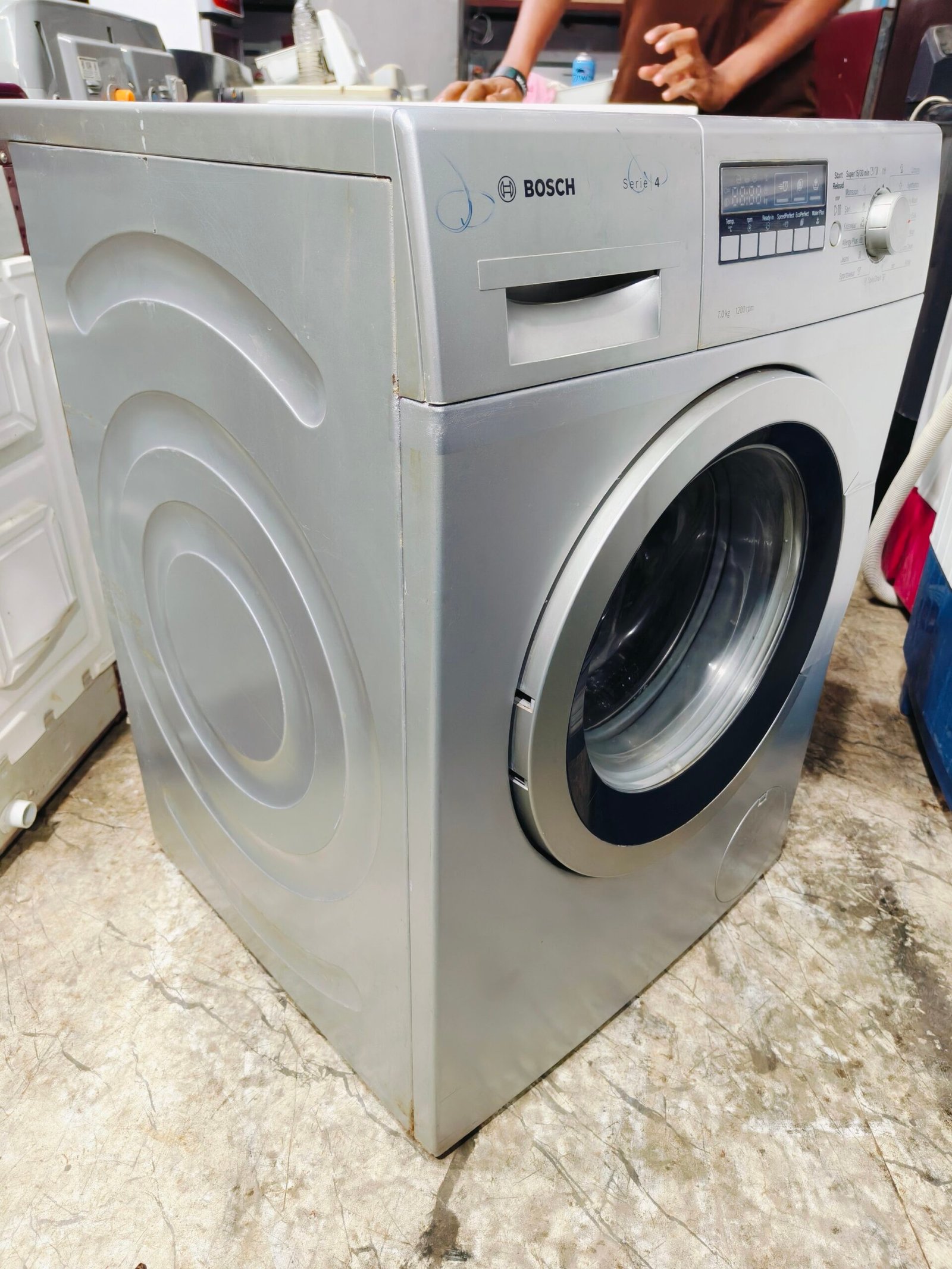 Bosch series 4 silver in colour 7 kg fully automatic front load washing machine - Image 5
