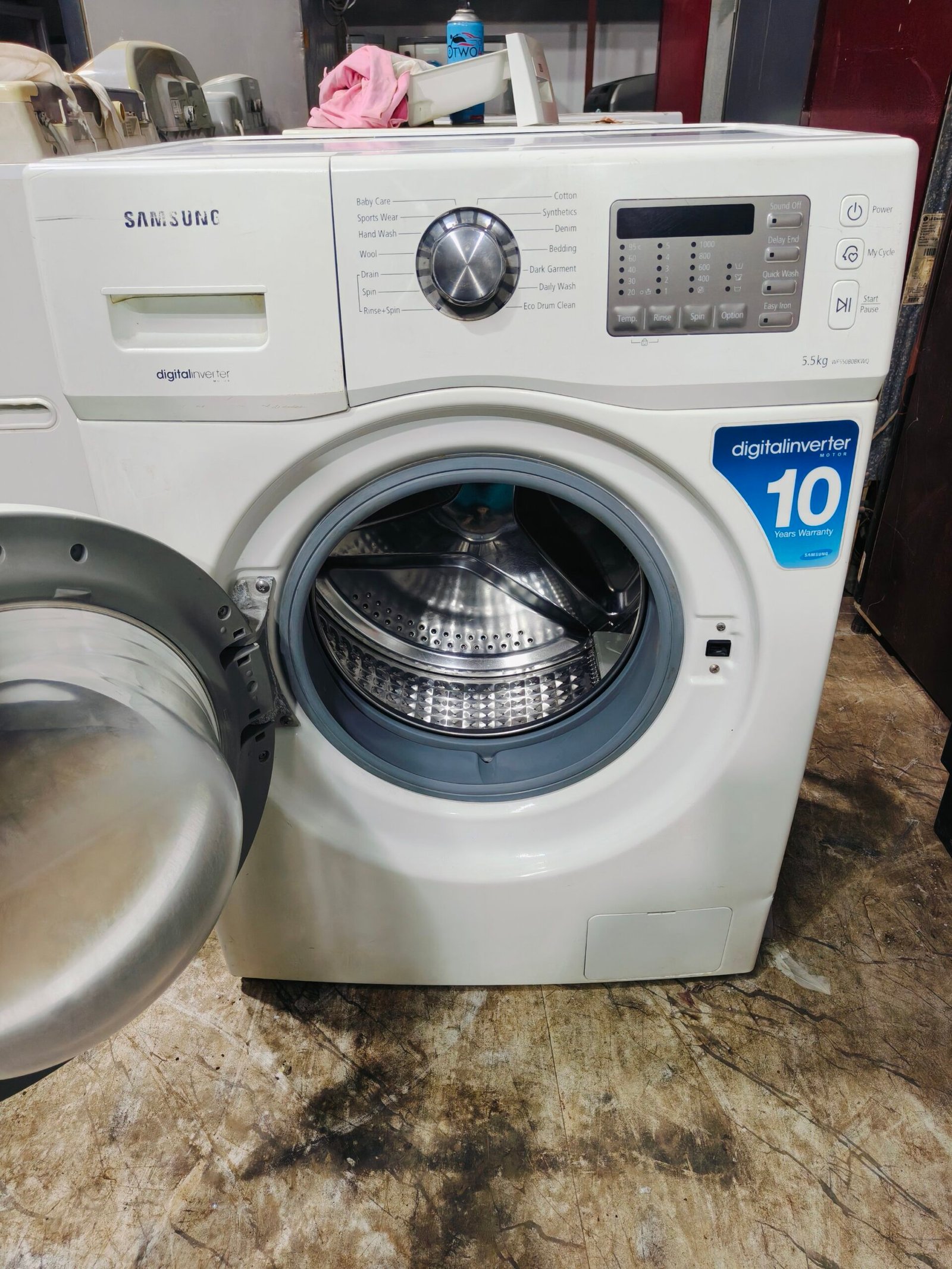 Samsung digital inverter 5.5 kg gently used fully automatic front load washing machine - Image 3